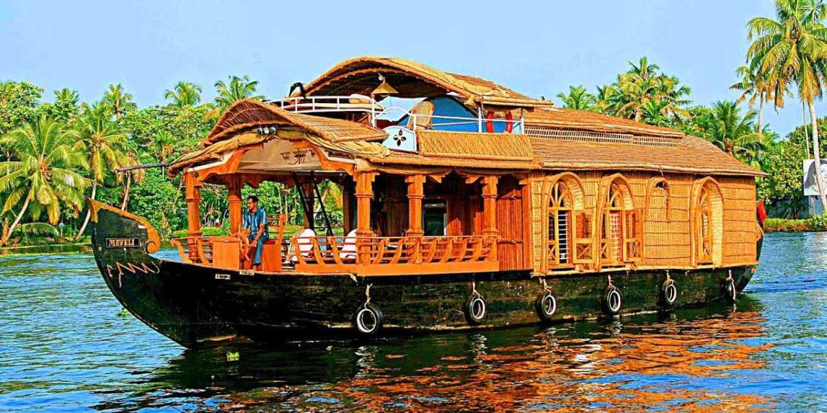 aleppey houseboat cruise