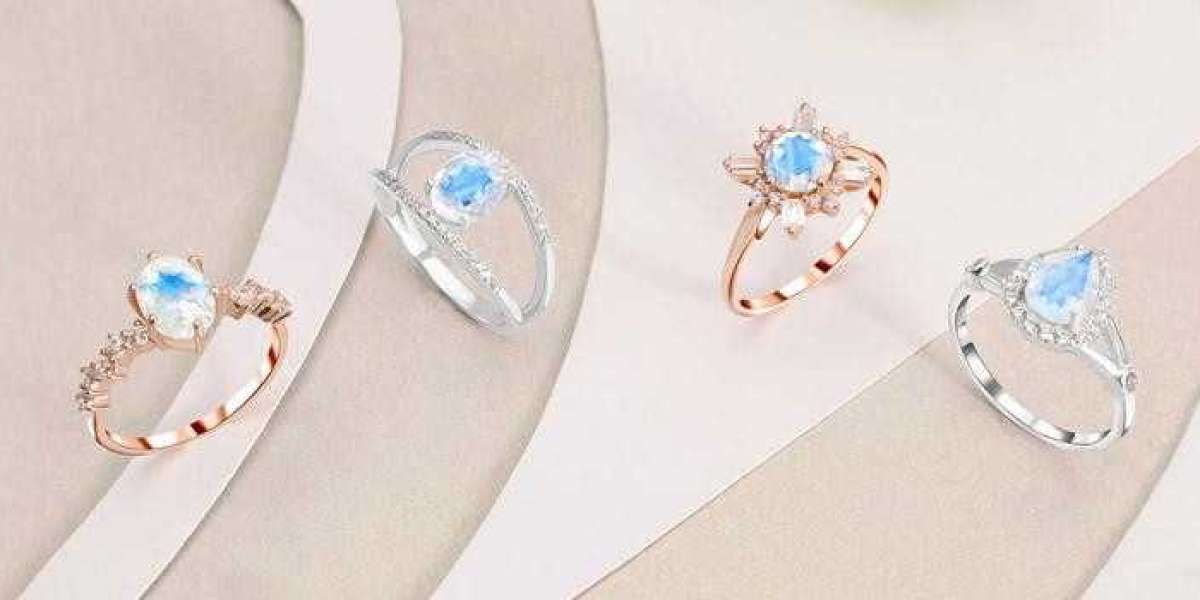 How To Find The Perfect Unique Moonstone Engagement Ring