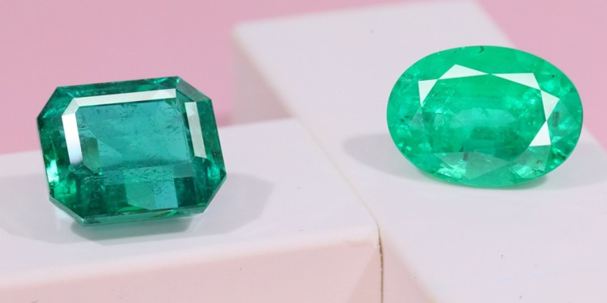 The Enchanting World of Emerald Stone: Symbolism, Properties, and Uses