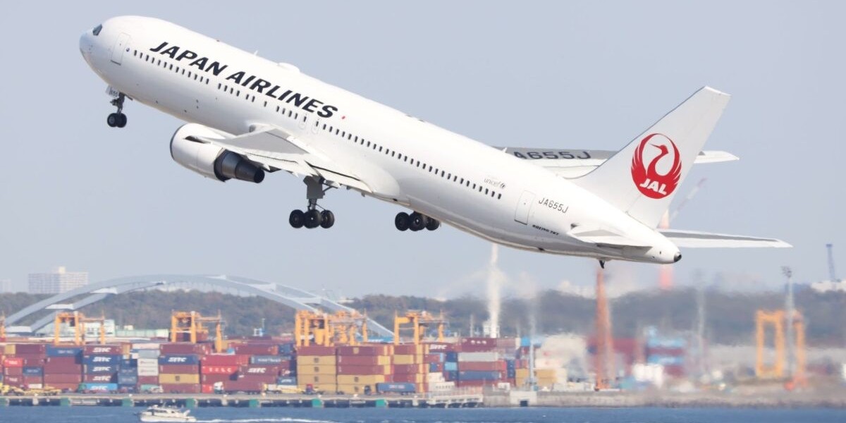 How to get the preferred seats on Japan Airlines?