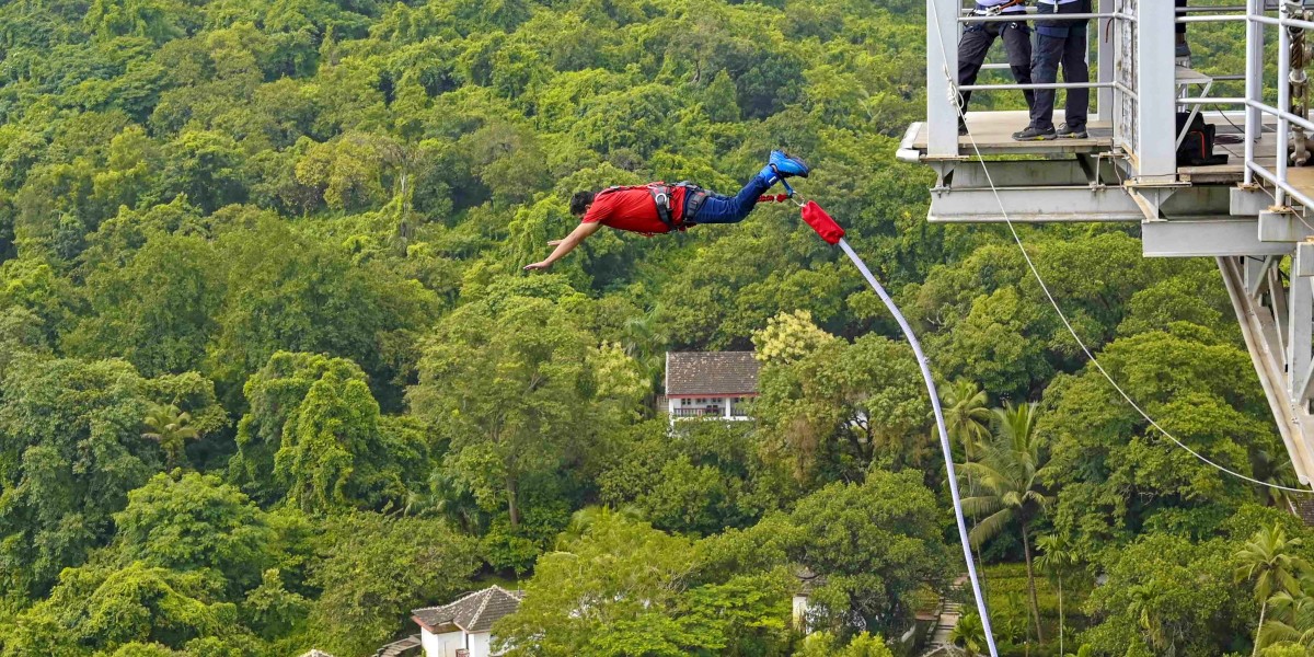 Explore the Beauty of Bungee Jumping in Goa