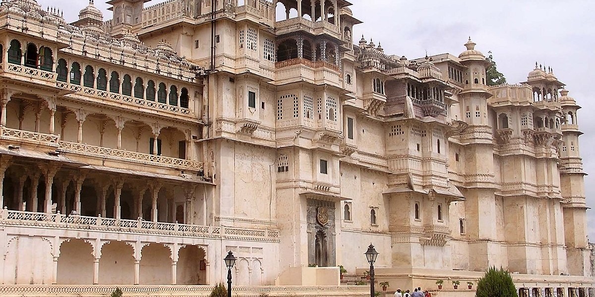 Visiting City Palace Udaipur: A Traveler's Guide