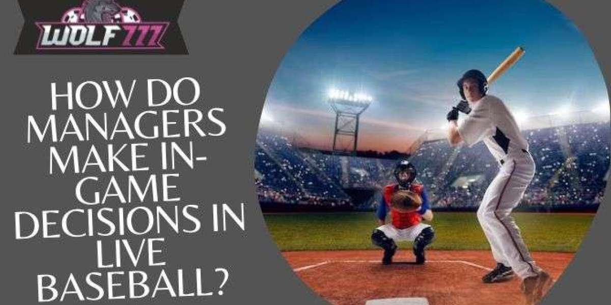 How do managers make in-game decisions in live baseball?